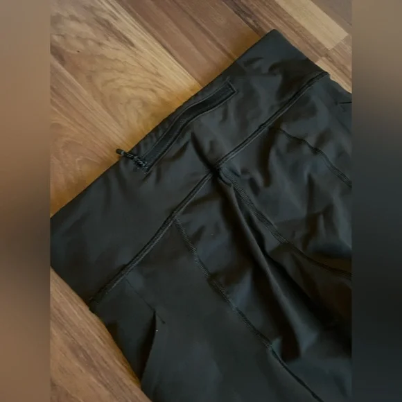 Lululemon Pace Rival Crop 22" #W6F41S, Olive Green. Size: 6 - Picture 6 of 8